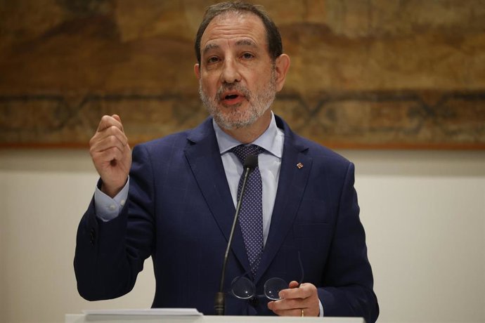 El conseller de Justicia y Calidad Democrática, Ramon Espadaler, durante una rueda de prensa tras la reunión para abordar un plan de choque para combatir la multirreincidencia, a 4 de diciembre de 2024, en Barcelona