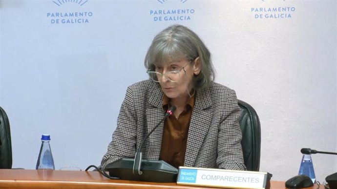 La exconselleira de Sanidade María José Rubio, que estuvo en el cargo entre 2005 y 2009, comparece en la comisión de investigación de los contratos de la Xunta.