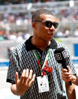 Archivo - Kylian Mbape football player during the Formula 1 AWS Gran Premio de Espana 2023, 7th round of the 2023 Formula One World Championship from June 2 to 4, 2023 on the Circuit de Barcelona-Catalunya, in Montmelo, Spain - Photo DPPI