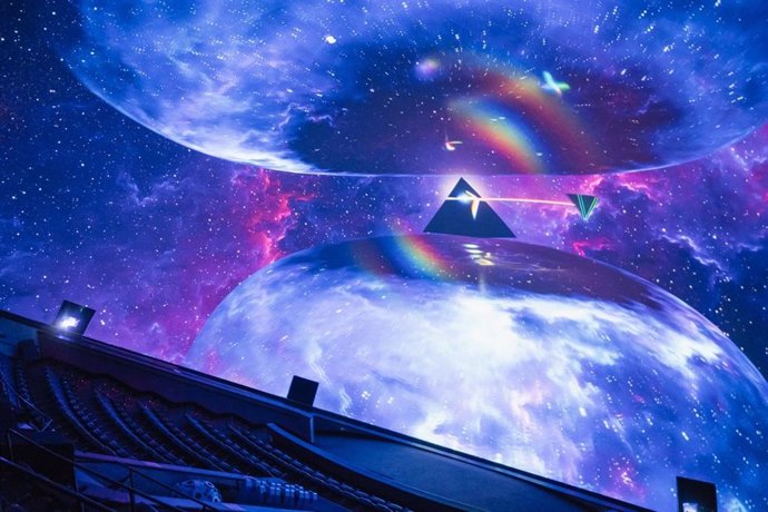 Archivo - El planetario musical 'Pink Floyd: the Dark Side of The Moon' del Hemisfèric supera los 17.000 espectadores