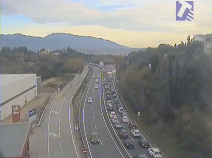 Colas de 17 km en la C-17 entre Garriga y Parets del Vallès (Barcelona)