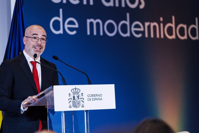 El delegado del Gobierno en Madrid, Francisco Martín, interviene durante el acto de conmemoración del 46º aniversario de la Constitución Española organizado por la Delegación del Gobierno en Madrid, en la Galería de las Colecciones Reales, a 4 de 