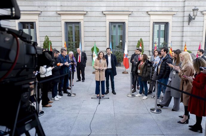 La secretaria general de Podemos, Ione Belarra, interviene antes del acto institucional por el Día de la Constitución, en el Congreso de los Diputados, a 6 de diciembre de 2024, en Madrid (España). 