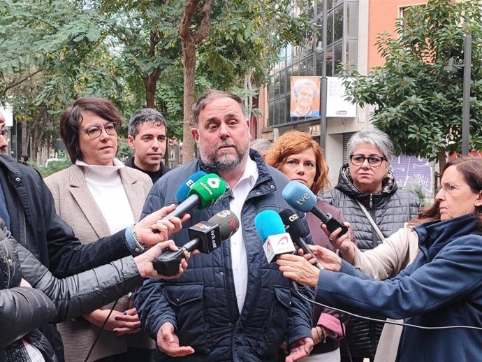 El expresidente de ERC y candidato a la reelección por 'Militància Decidim', Oriol Junqueras, en una rueda de prensa en Barcelona (Catalunya), a 6 de diciembre de 2024