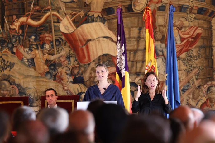 La presidenta del Govern, Marga Prohens, en el acto del Día de la Constitución