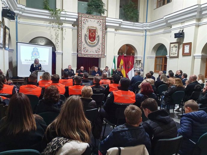 Acto del Día del Voluntariado, con la entrega de distinciones, de la Agrupación Protección Civil de Guadix.