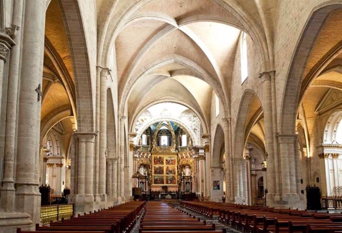 Archivo - Interior de la Catedral de València