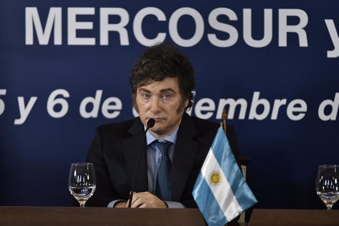 Javier Milei, presidente de Argentina, participa en la cumbre de líderes de Mercosur en Uruguay