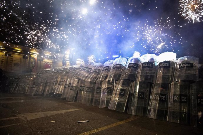 Efectivos antidisturbios en Tiflis, capital de Georgia