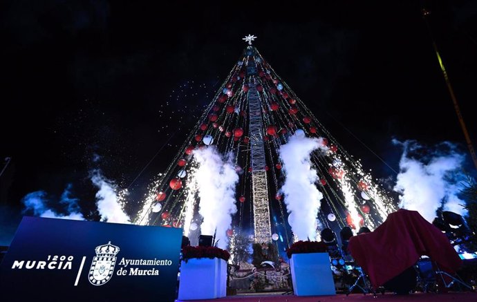 Encendido del Gran Arbol de Navidad de Murcia