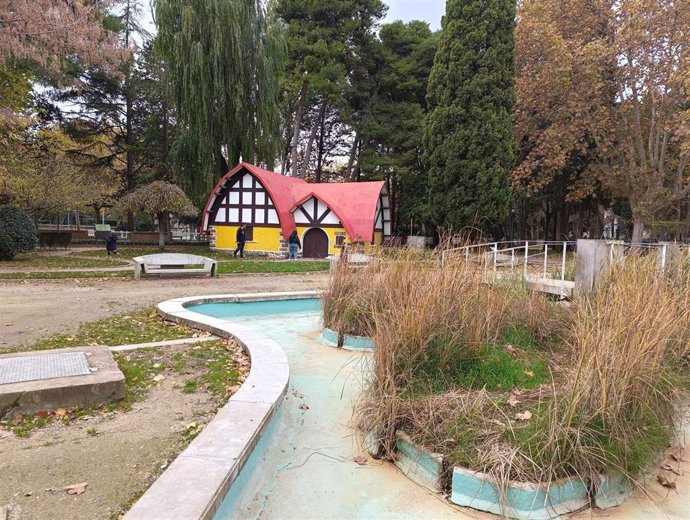 Casita de Blancanieves en el Parque Miguel Servet de Huesca.