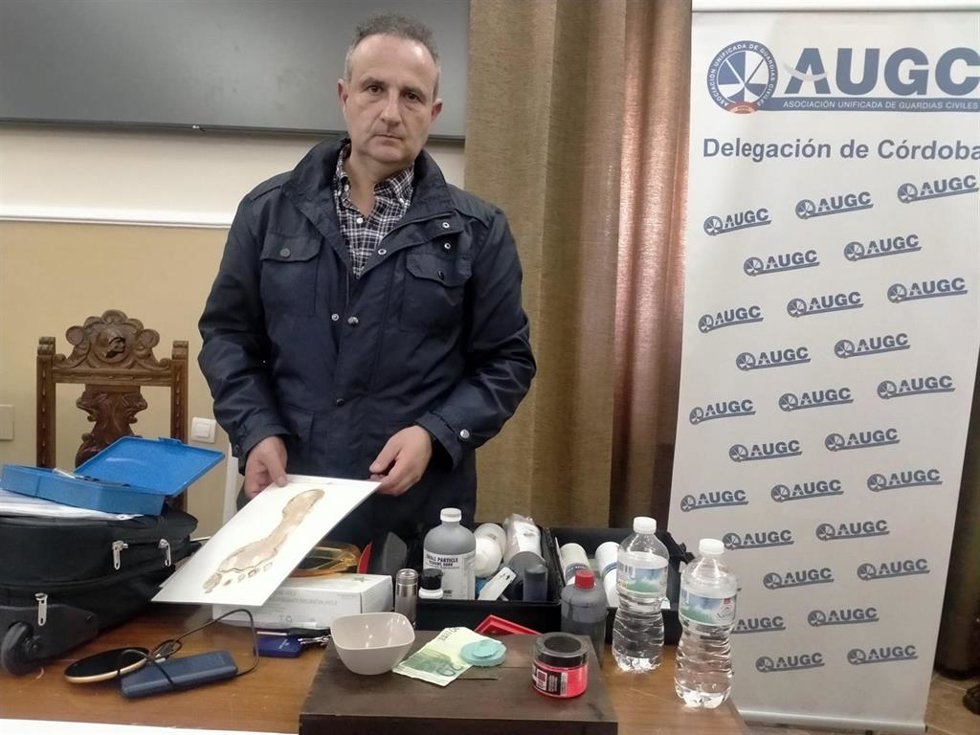 El guardia civil retirado, doctor especialista en Ciencias Forenses y profesor de Policía Científica en la Universidad Loyola en los campus de Córdoba y Sevilla y presidente de la Corporación Científica Internacional de Dactiloscopia, Manuel Moreno Lope