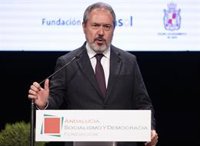 Espadas reivindica su "proyecto" para seguir liderando el PSOE-A: "Esto no va de pasos atrás o al lado, sino adelante"