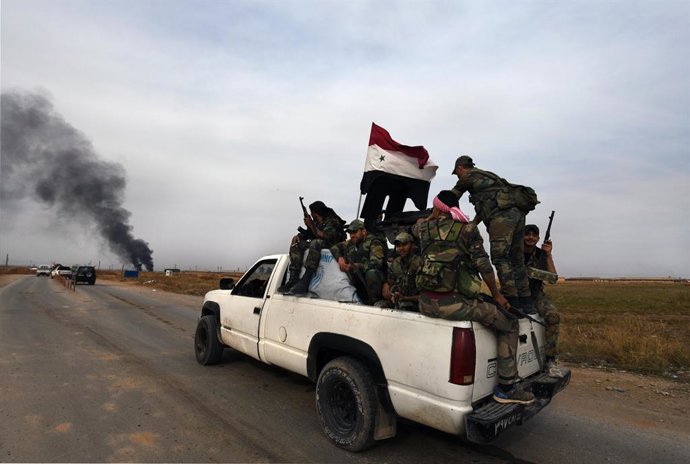 Archivo - November 14, 2019, Tel Tamir, Syria: Soldiers with the Syrian army on their way to the frontline in Tel Tamir, Syria on November 14, 2019.