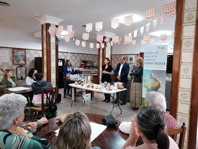 Diputación de Jaén celebra 24 talleres 'Ecodestrezas' para "concienciar" sobre el cambio climático.