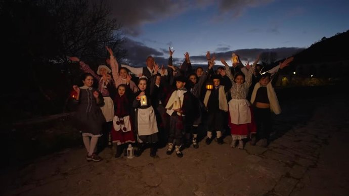 Fotograma del videoclip oficial de 'Cántale', villancico conmemorativo del 30 aniversario de la Asociación Belenistas San Andrés de Villava.