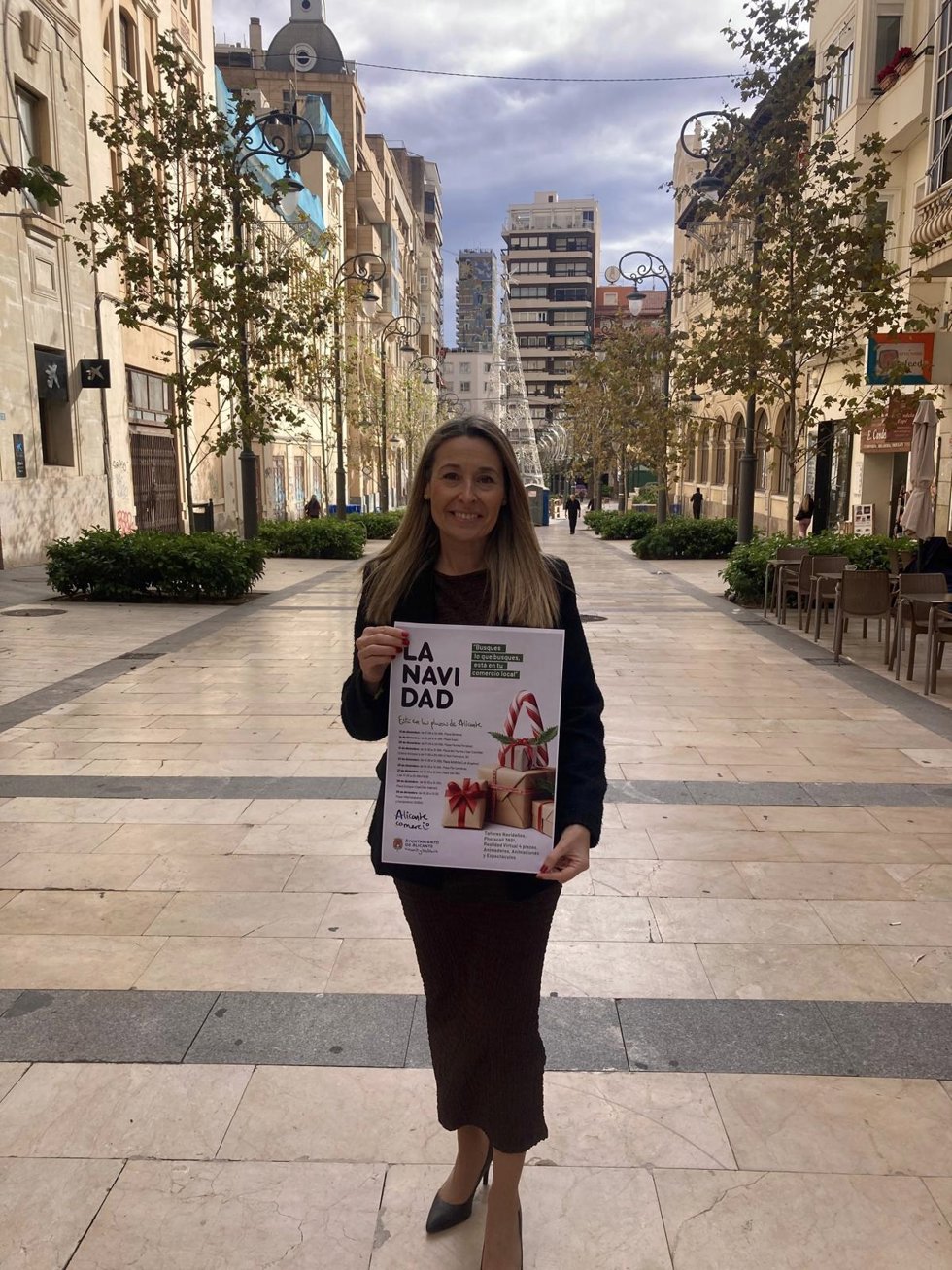 La concejala de Comercio del Ayuntamiento de Alicante, Lidia López, presenta la campaña de dinamización de Navidad