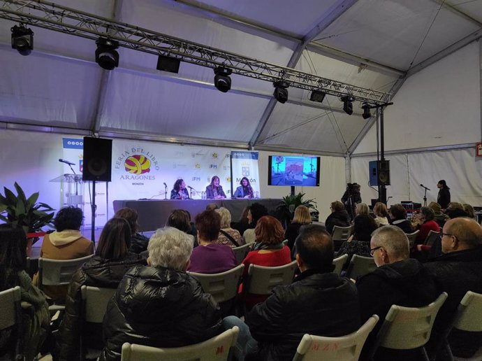 Segunda jornada de la Feria del Libro Aragonés (FLA) de Monzón (Huesca)