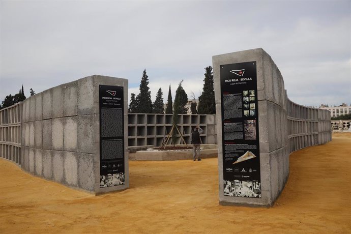 Archivo - Osario-memorial de Pico Reja en el cementerio de San Fernando. A 27 de marzo de 2023, en Sevilla (Andalucía, España). (Foto de archivo).