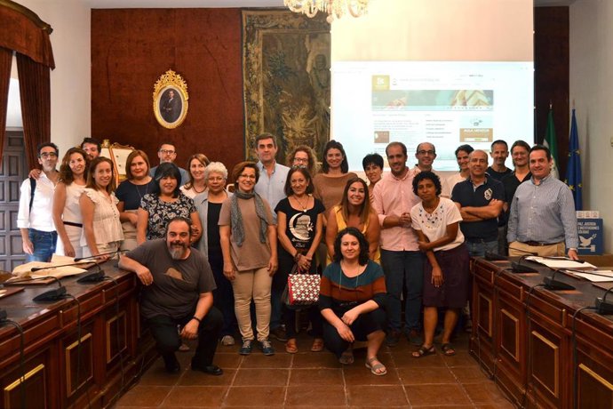 Archivo - Reunión de evaluación del Banco de Recursos de Sensibilización y Educación para el Desarrollo (Imagen de archivo).