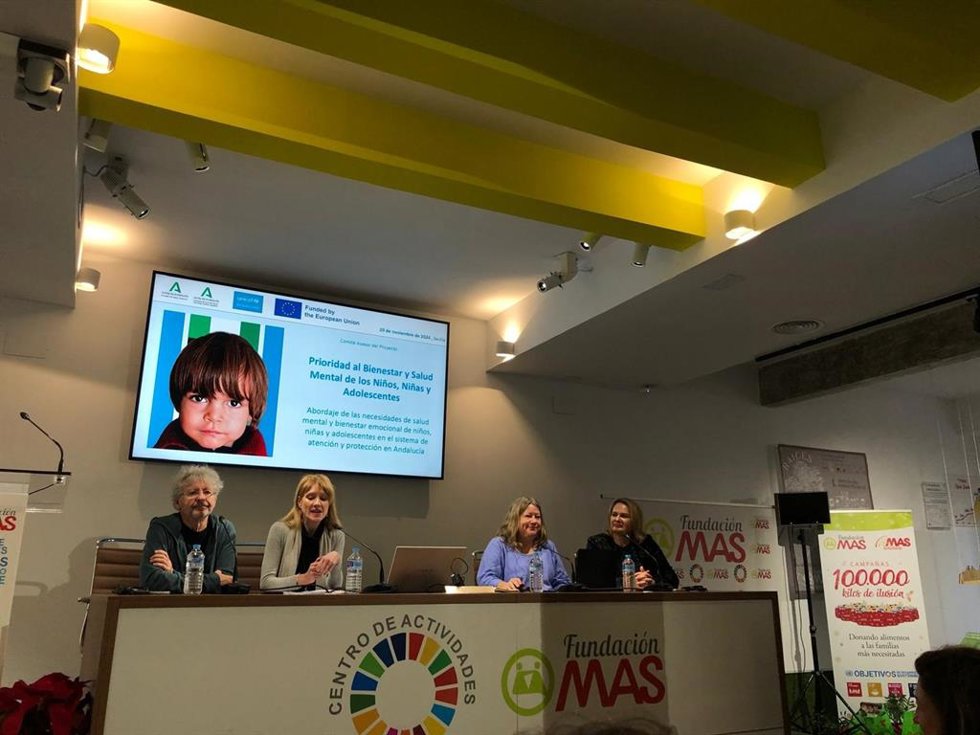 Expertos abogan por fijar estándares para abordar el bienestar emocional en la infancia y adolescencia.