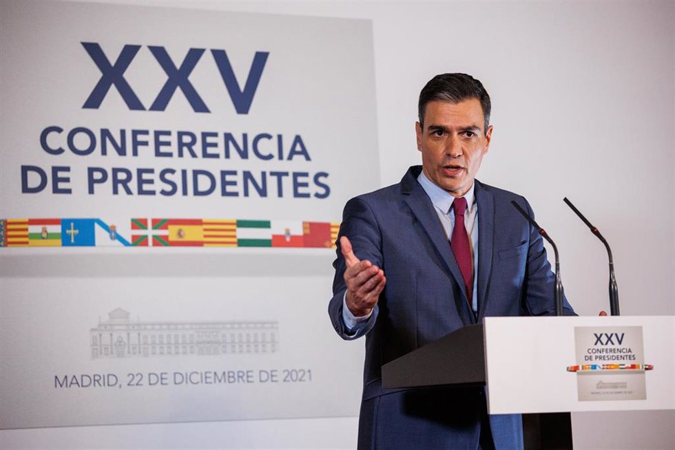 Archivo - El presidente del Gobierno, Pedro Sánchez, durante la Conferencia de Presidentes extraordinaria celebrada en el  Senado, a 22 de diciembre de 2021, en Madrid, (España). La reunión se ha convocado para abordar la situación de la Covid-19 y refo