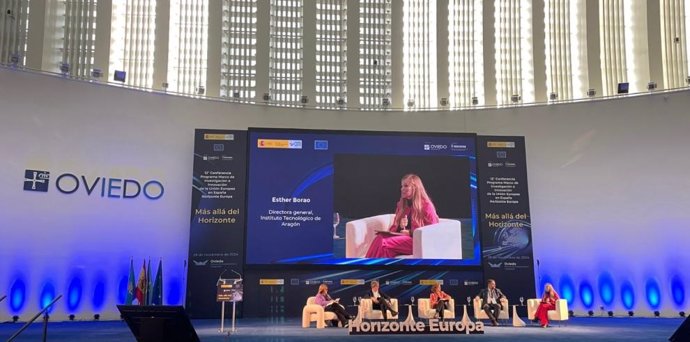 La directora del ITA, Esther Borao, participó en la conferencia celebrada en Oviedo