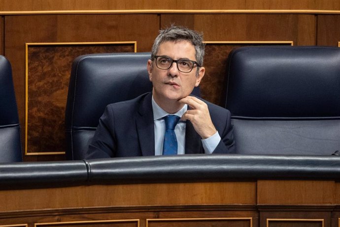 Archivo - El ministro de la Presidencia, Relaciones con las Cortes y Justicia, Félix Bolaños, durante una sesión plenaria, en el Congreso de los Diputados, a 28 de noviembre de 2024, en Madrid