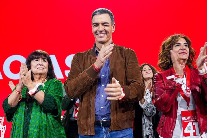 Imagen de archivo del Presidente del Gobierno, Pedro Sánchez, durante la clausura del 41º Congreso Federal del PSOE en el Palacio de Congresos y Exposiciones. A 1 de diciembre de 2024, en Sevilla, Andalucía (España).