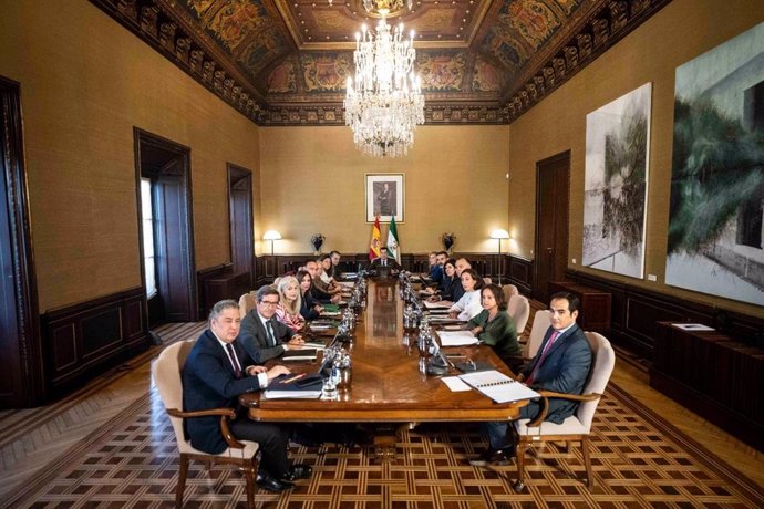 Archivo - Imagen de archivo de una reunión del Consejo de Gobierno de la Junta de Andalucía.