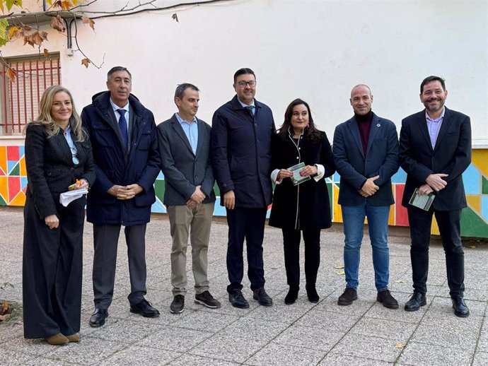 Visita del consejero de Educación, Amador Pastor, al IES Maestre de Calatrava.