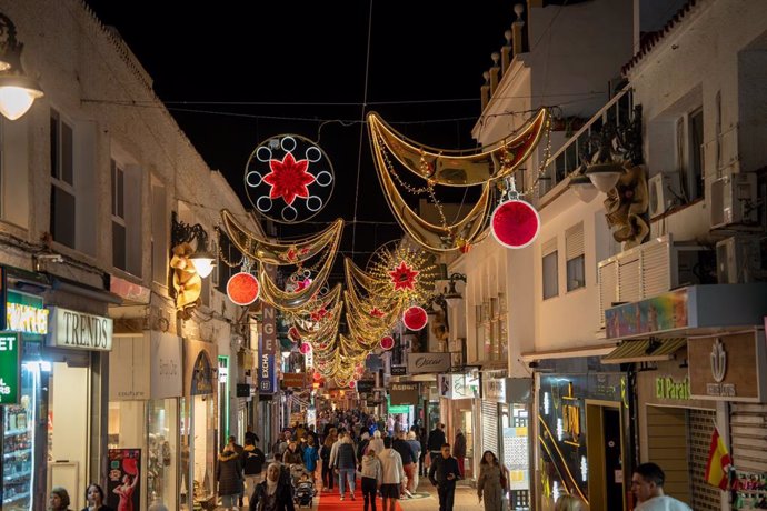 Torremolinos autoriza del 22 de diciembre al 6 de enero aumentar dos horas los horarios de cierre de hostelería.