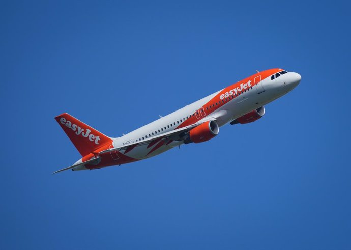 Archivo - Avión de easyJet.