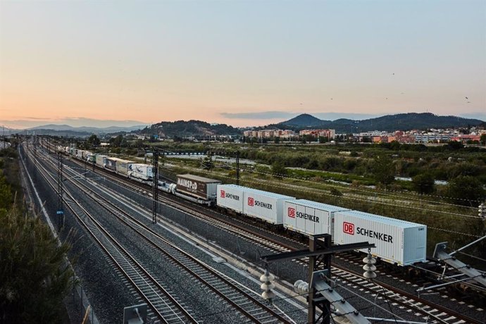 Archivo - Tren de mercancías