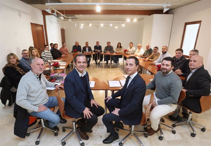 El presidente del Consell de Mallorca, Llorenç Galmés, preside la reunión de alcaldes de la Serra de Tramuntana.