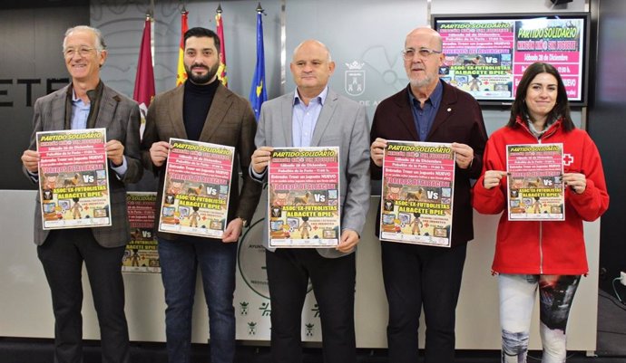 Presentación del partido solidario 'Ningún niñ@ sin juguete' .