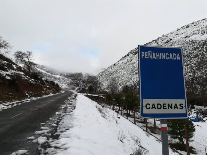 Archivo - El puerto de Peña Hincada en La Rioja precisa cadenas para circular (archivo)