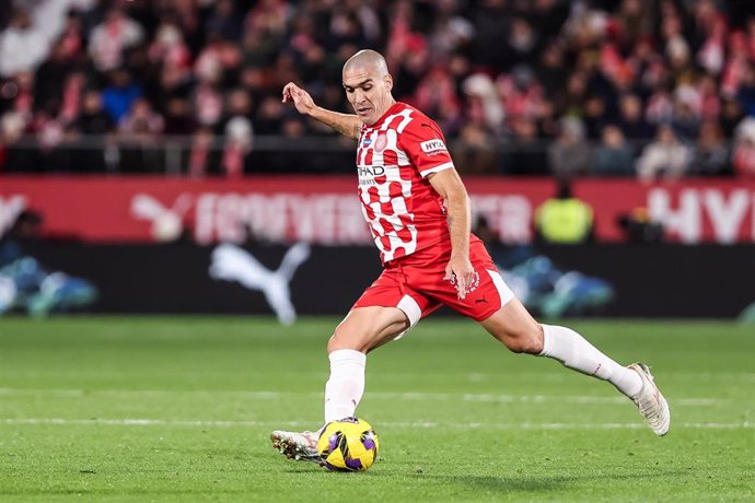 Oriol Romeu of Girona FC in action during the Spanish league, La Liga EA Sports, football match played between Girona FC and Real Madrid at Estadio de Montilivi on December 07, 2024 in Girona, Spain.