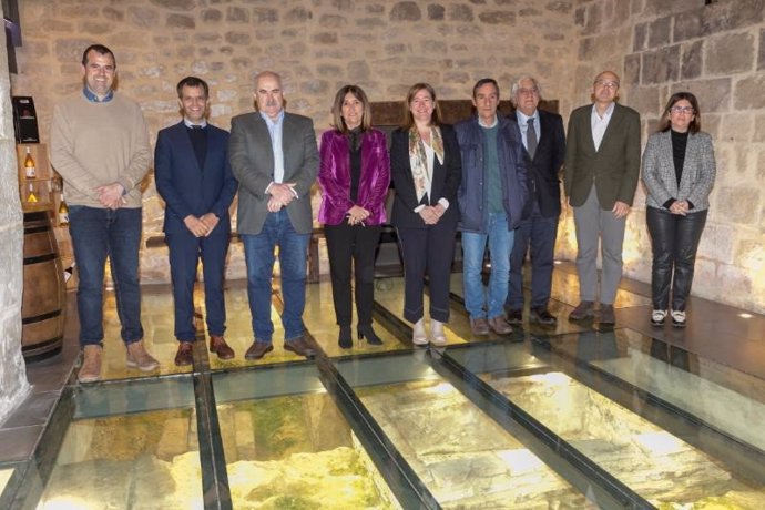 Los consejeros de Agricultura de La Rioja, País Vasco y Navarra solicitan al Ministerio una reflexión conjunta sobre la situación del vino