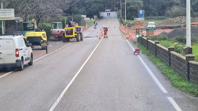 Una fuga de gas corta la carretera de acceso a Noja