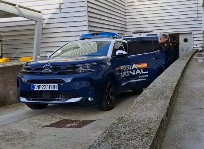 Archivo - Sucesos.- Detenido por robar en un vehículo y agredir al propietario en la plaza Ferroviarios de Valladolid