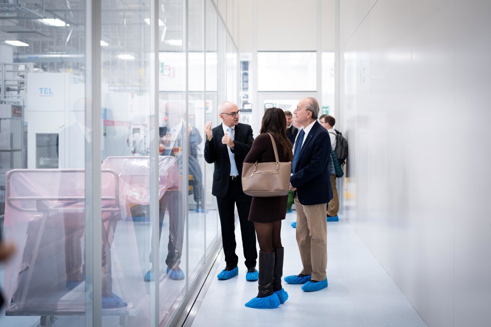 El alcalde de Málaga visita las instalaciones del IMEC en Lovaina (Bélgica)