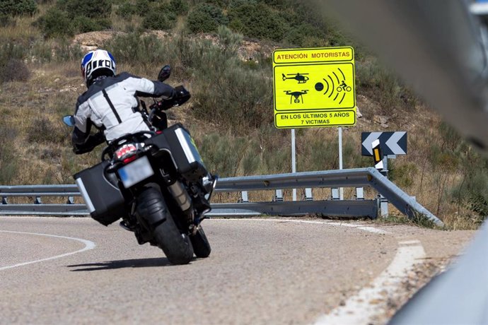 Archivo - La DGT inicia una campaña de seguridad vial entre motoristas. (Foto de archivo).