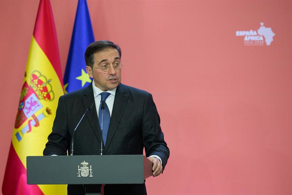 El ministro de Exteriores, Cooperación y Unión Europea, José Manuel Albares, interviene durante el acto de presentación de la Estrategia España-África 2025-2028, en el Complejo de La Moncloa, a 5 de noviembre de 2024, en Madrid (España). La estrategia g