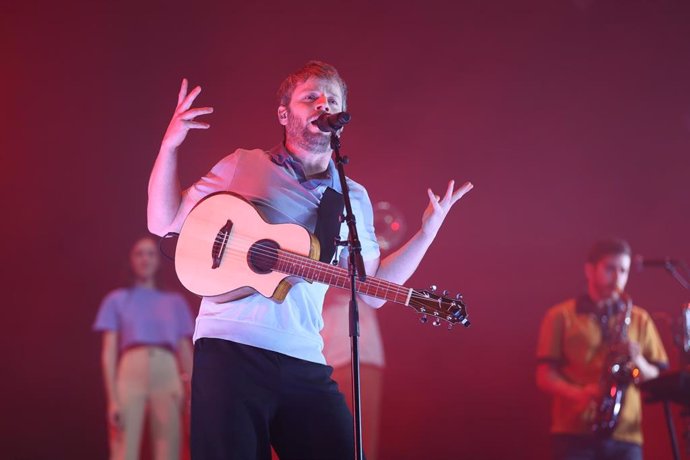 Archivo - El grupo de música Oques Grasses durante su actuación en el Palau Sant Jordi, a 28 de enero de 2023, en Barcelona (España).