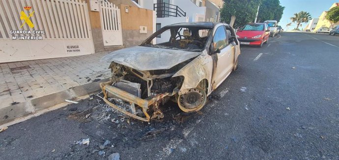 Coche incendiado