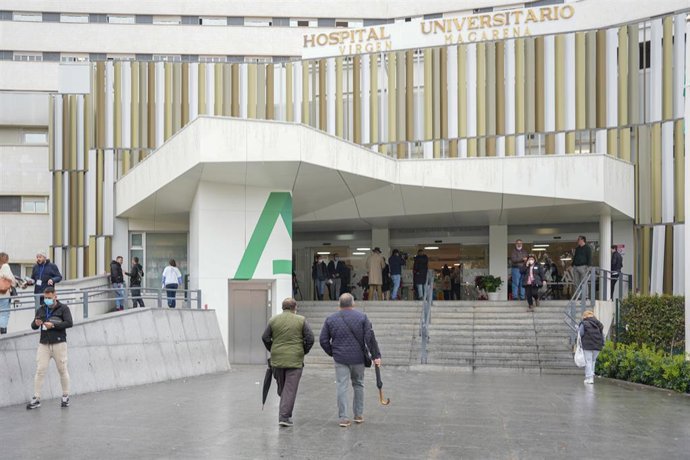 Archivo - Fachada del Hospital Universitario Virgen Macarena