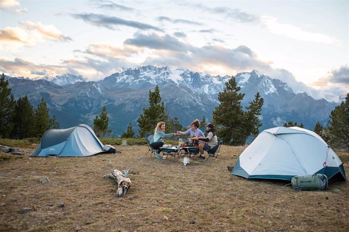 Quechua simplifica su catálogo de marcas y mejora la experiencia del cliente de los deportes de invierno.