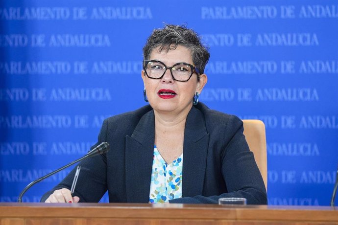 La presidenta del Grupo Parlamentario Mixto-Adelante Andalucía, Maribel Mora, este martes en rueda de prensa. 