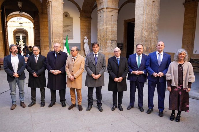 Los rectores de las universidades públicas de Andalucía en una rueda de prensa en la Universidad de Sevilla para reclamar el cumplimiento de los acuerdos en materia de financiación.